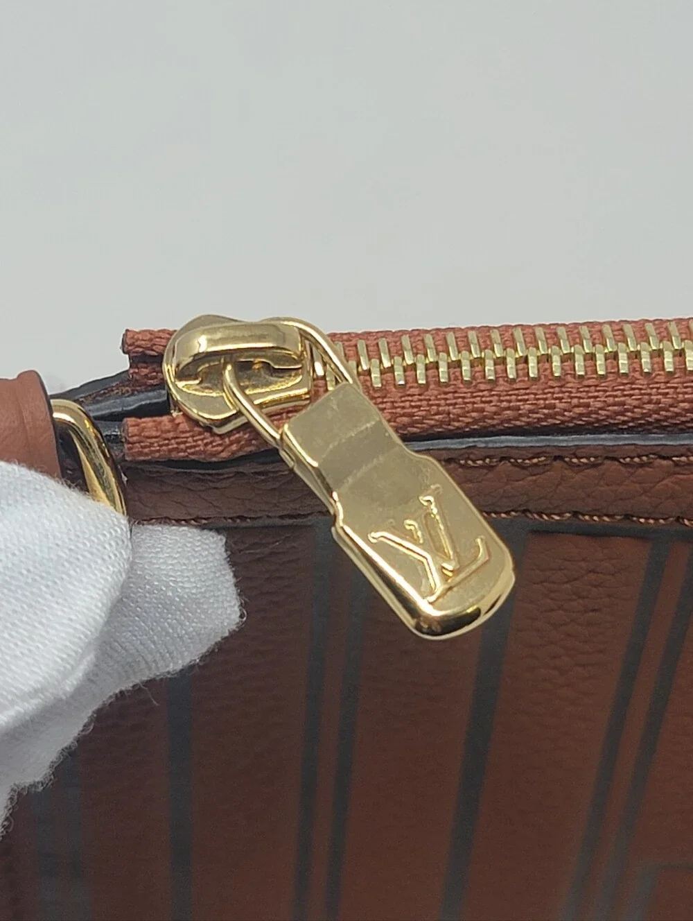 Louis Vuitton Neverfull Inside Out MM Pouch